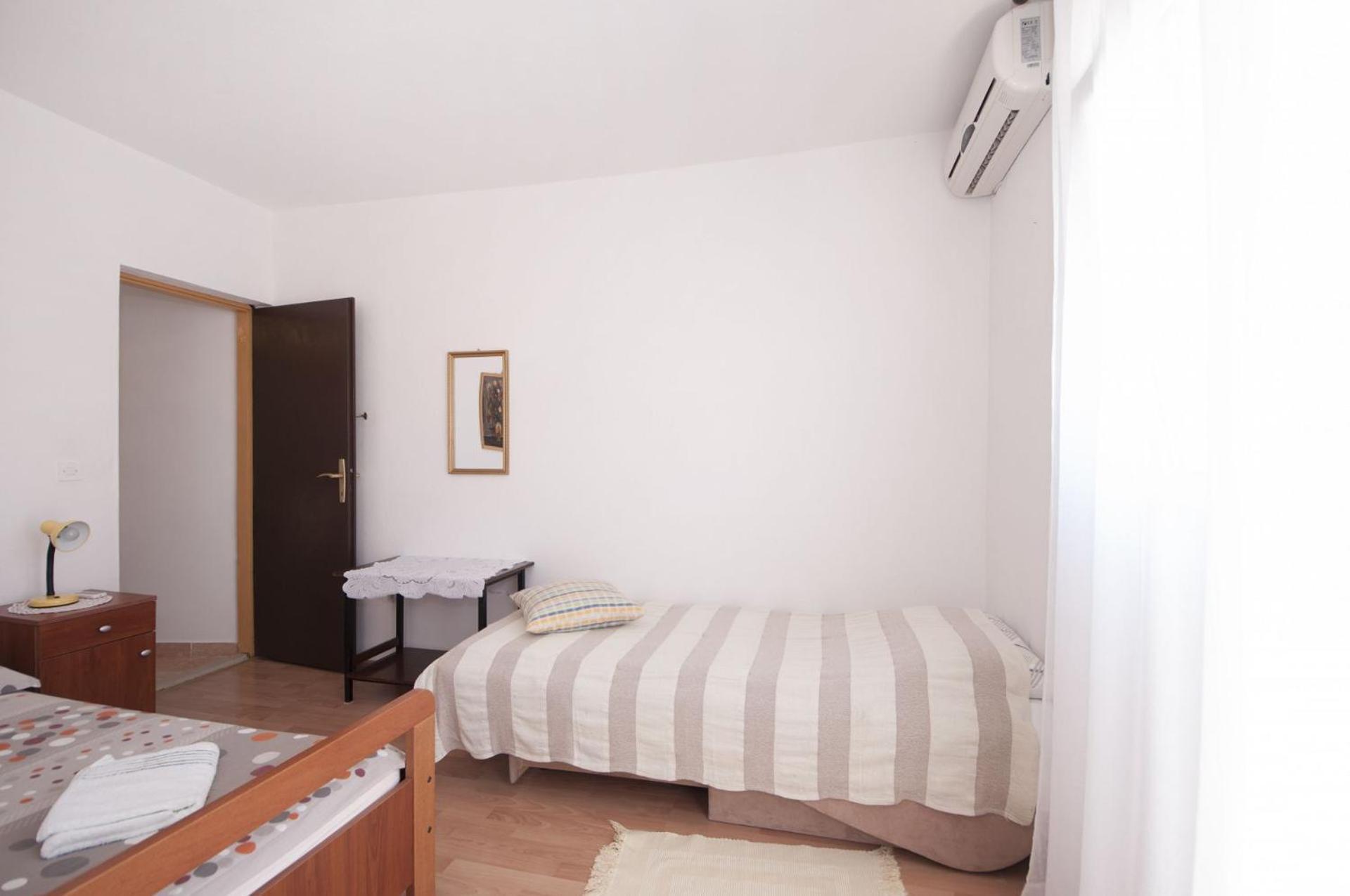 Apartments Mira Сплитска Экстерьер фото